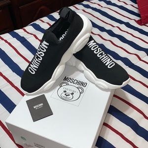 MOSCHINO